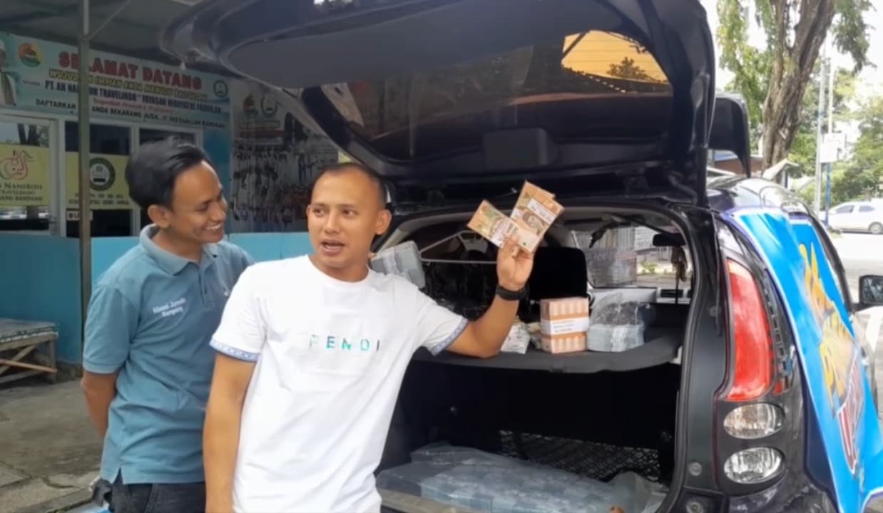 Ramadan Baru Dimulai, Lapak Tukar Uang Baru Sudah Bermunculan di Sampang