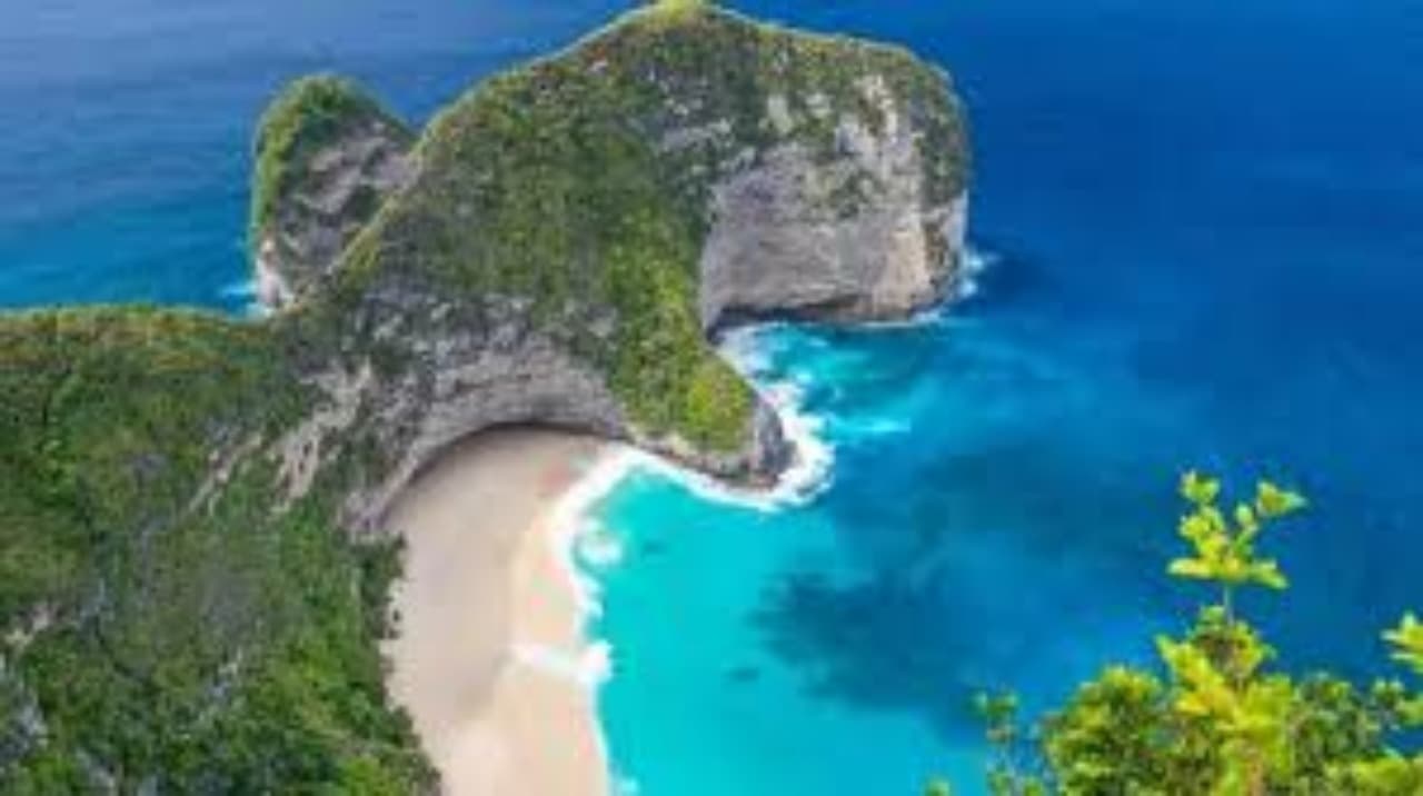 Indonesia Jadi Tuan Rumah Red Bull Cliff Diving World Series 2026