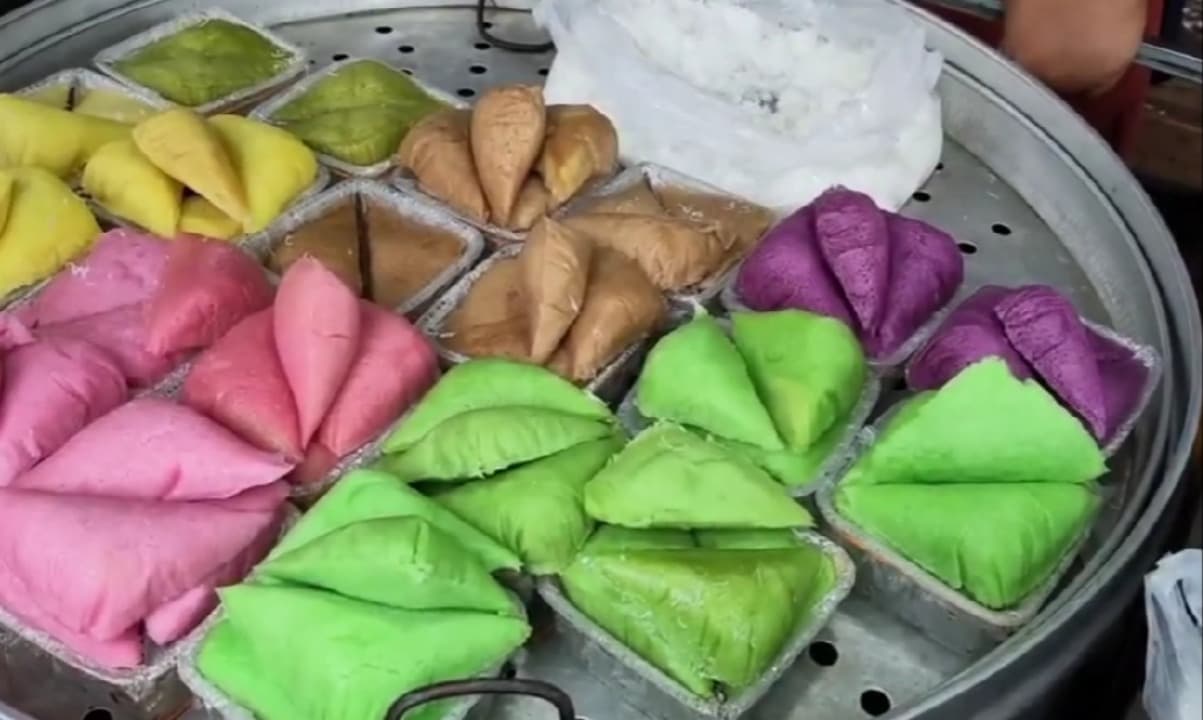 Gurihnya Kue Apang Panas Khas Bugis, Takjil Primadona Warga Pare Kediri Saat Ramadan
