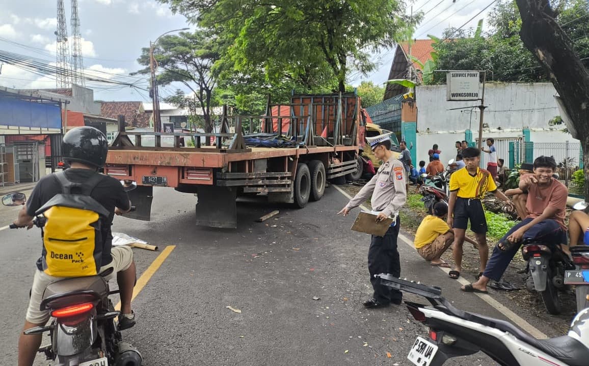Laka Lantas Tiga Truk Terlibat Kecelakaan, Jalur Situbondo-Banyuwangi Sempat Terganggu