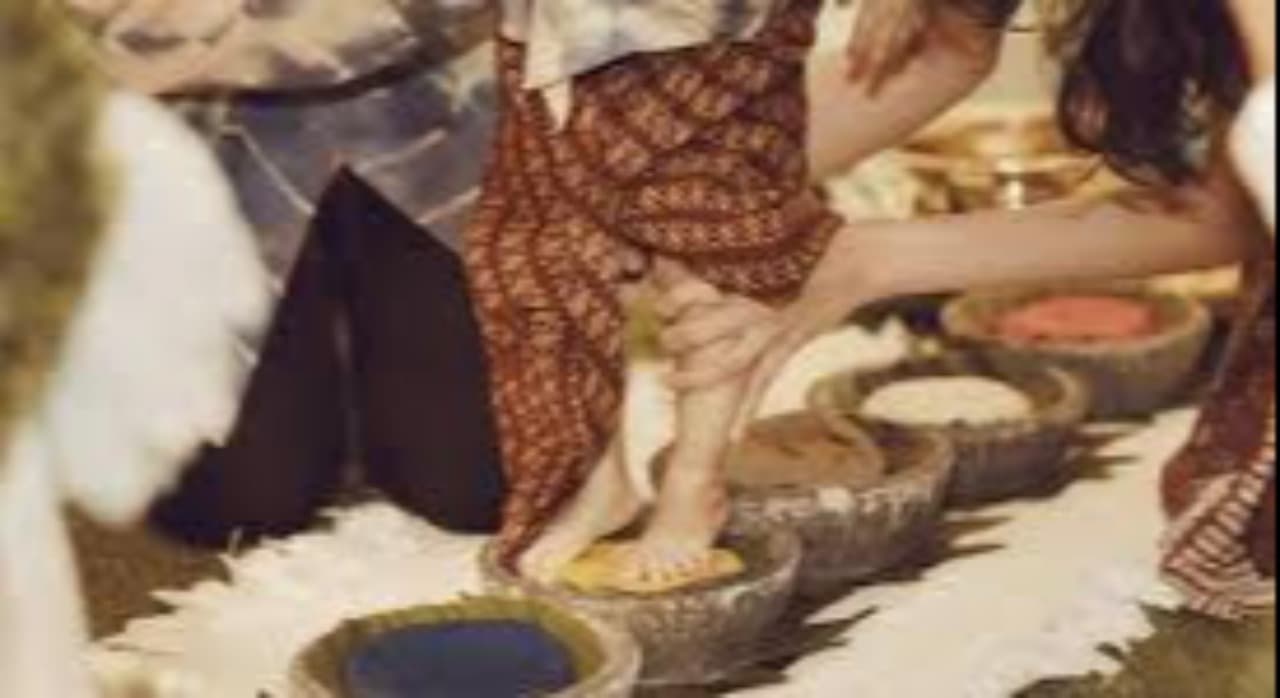 Filosofi Jadah Tujuh Warna: Simbol Doa dan Langkah Awal Kehidupan dalam Tradisi Tedhak Siten