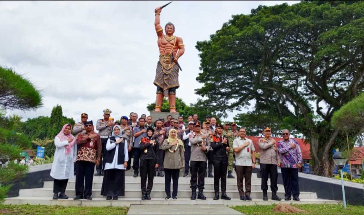 Gubernur Khofifah Resmikan Sarana dan Prasarana Tambahan di Smadatara