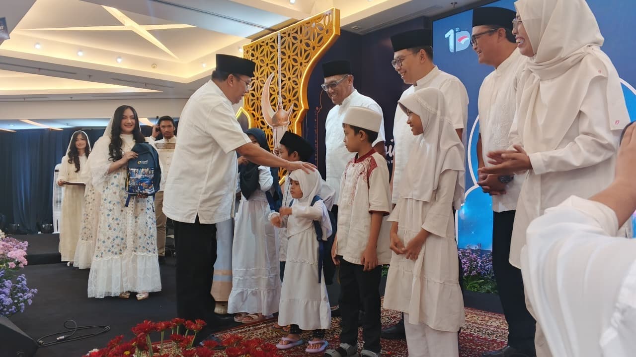 Safari Ramadan Bank Mandiri di Surabaya: Santuni Ratusan Anak Yatim hingga Gelar Khitanan Massal