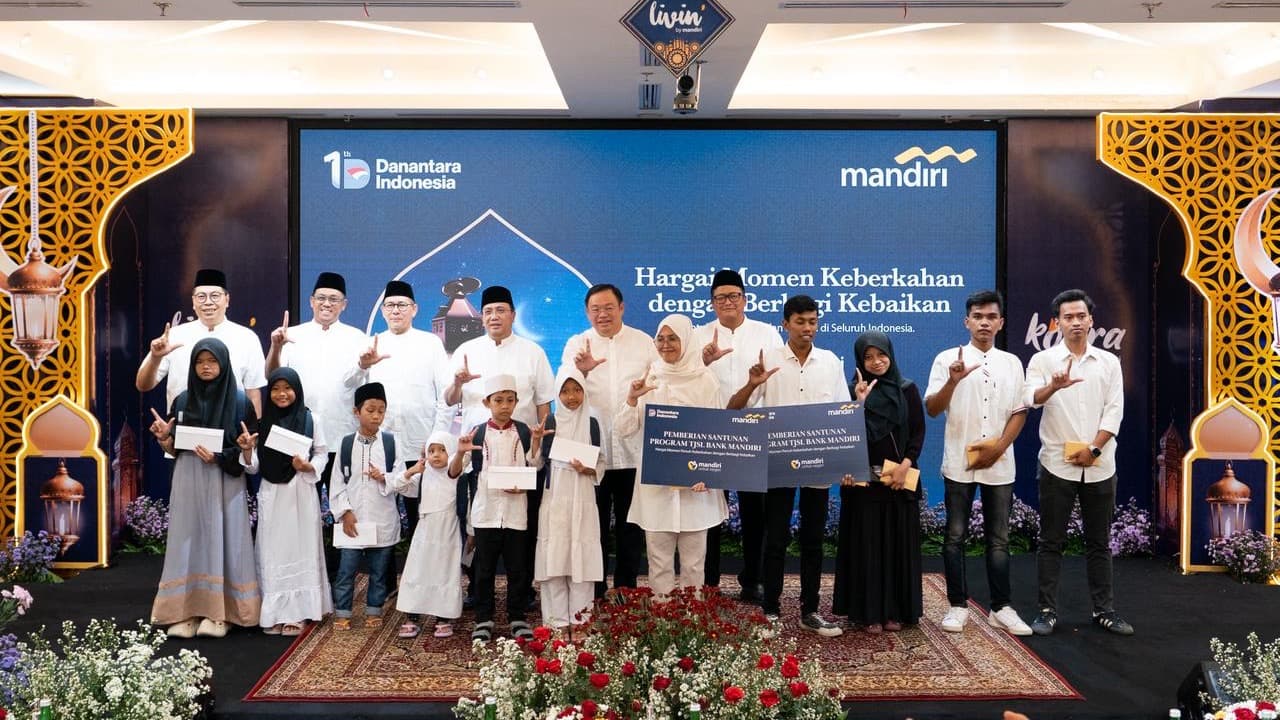 Berbagi Kebaikan dengan Masyarakat di Jawa Timur, Bank Mandiri Gelar Buka Puasa, Santunan, dan Program Khitanan