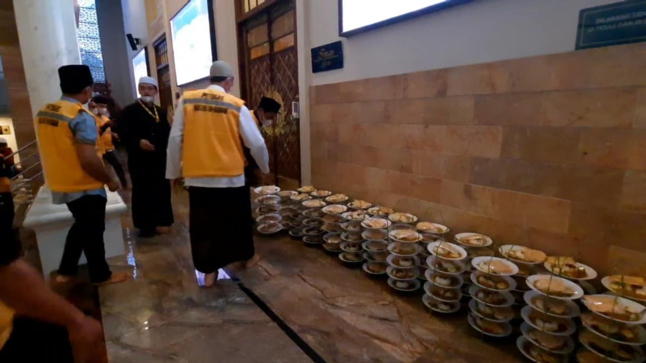 Selama Ramadan, Masjid Ar Rahman Kota Blitar Sediakan 1.500 Porsi Buka Puasa dan Sahur Gratis