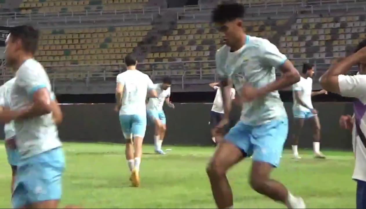 Laga 'Big Match' Persebaya vs Persib: Bojan Hodak Waspadai Efek Bernardo Tavares di Skuad Bajul Ijo