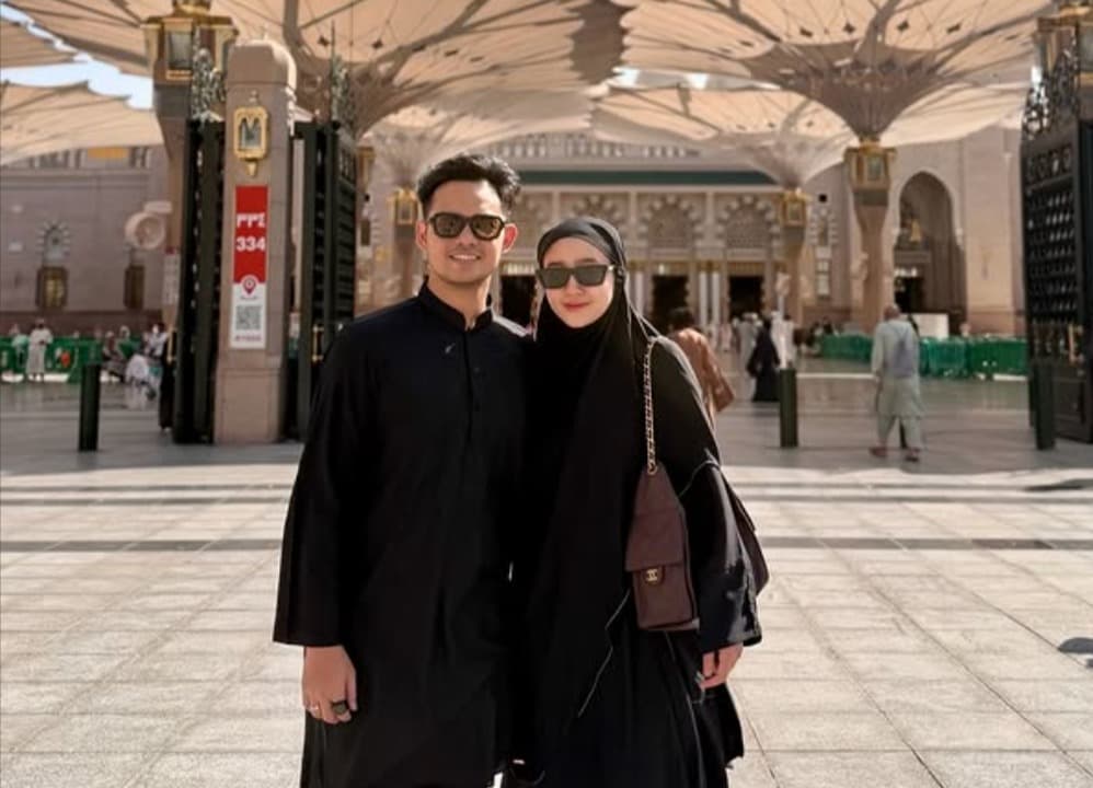 Febby Rastanty Bersyukur Pulang Umrah Sebelum Perang Iran-Amerika