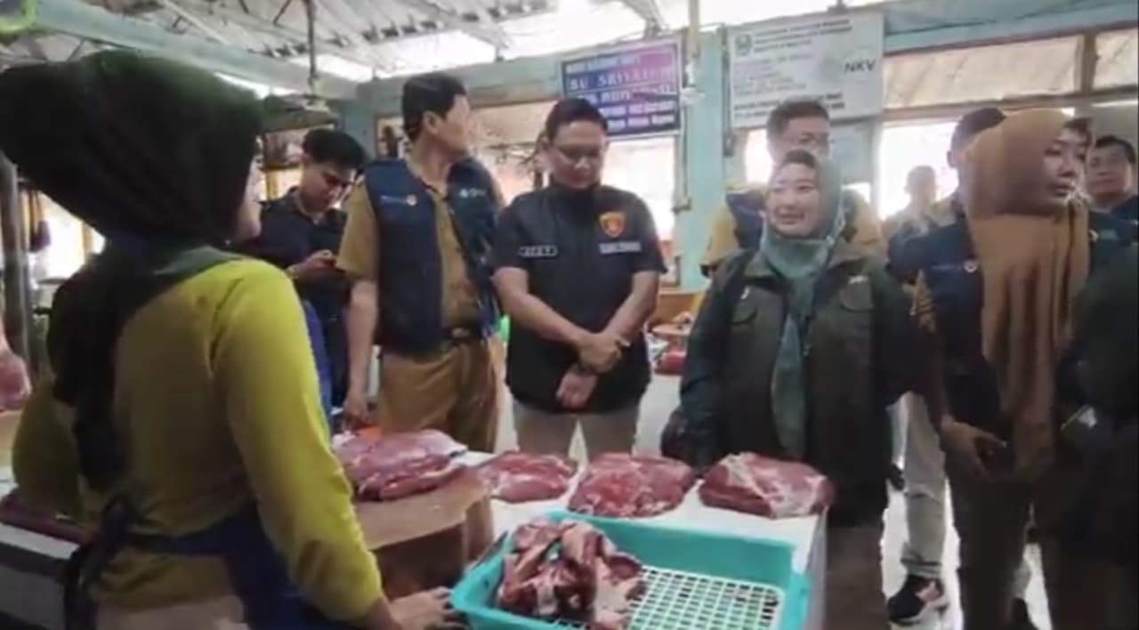 Sidak Pasar Sayur Magetan: Badan Pangan Nasional Pastikan Stok Sembako Aman, Harga Cabai Masih Tinggi