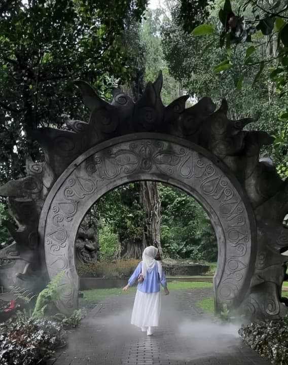Taman Kemesraan Pujon: Harmoni Alam, Romantisme Budaya Jawa, dan Simbol Toleransi di Kabupaten Malang