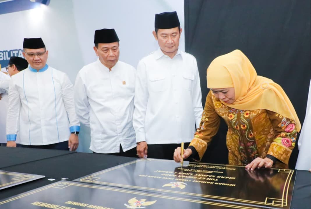 Gubernur Khofifah Resmikan Revitalisasi dan Rehabilitasi 51 Sekolah di Lamongan dan Gresik Senilai Rp69,7 Miliar