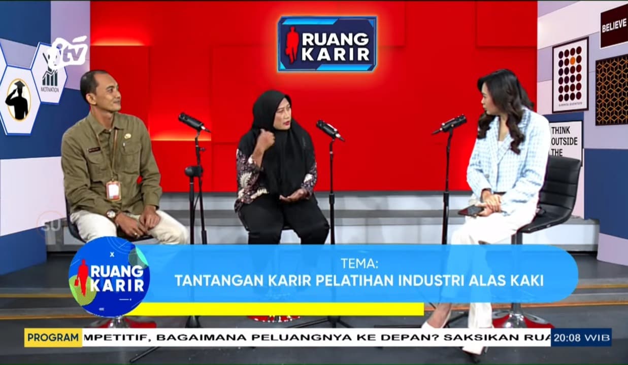 Sukses Berwirausaha dari Rumah: Pelatihan Menjahit Sepatu BLK Jombang Jadi Incaran Warga