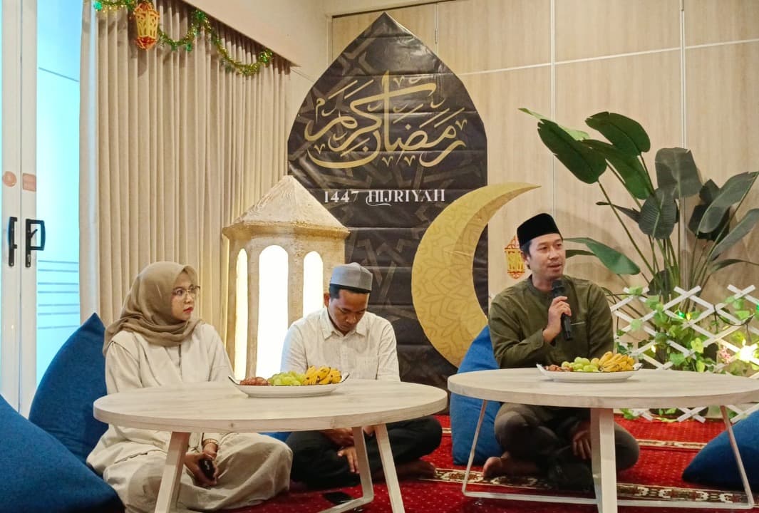 Buka Puasa Bersama AMN Surabaya: Direktur Eksekutif Tekankan Empat Pilar Kesuksesan Mahasiswa