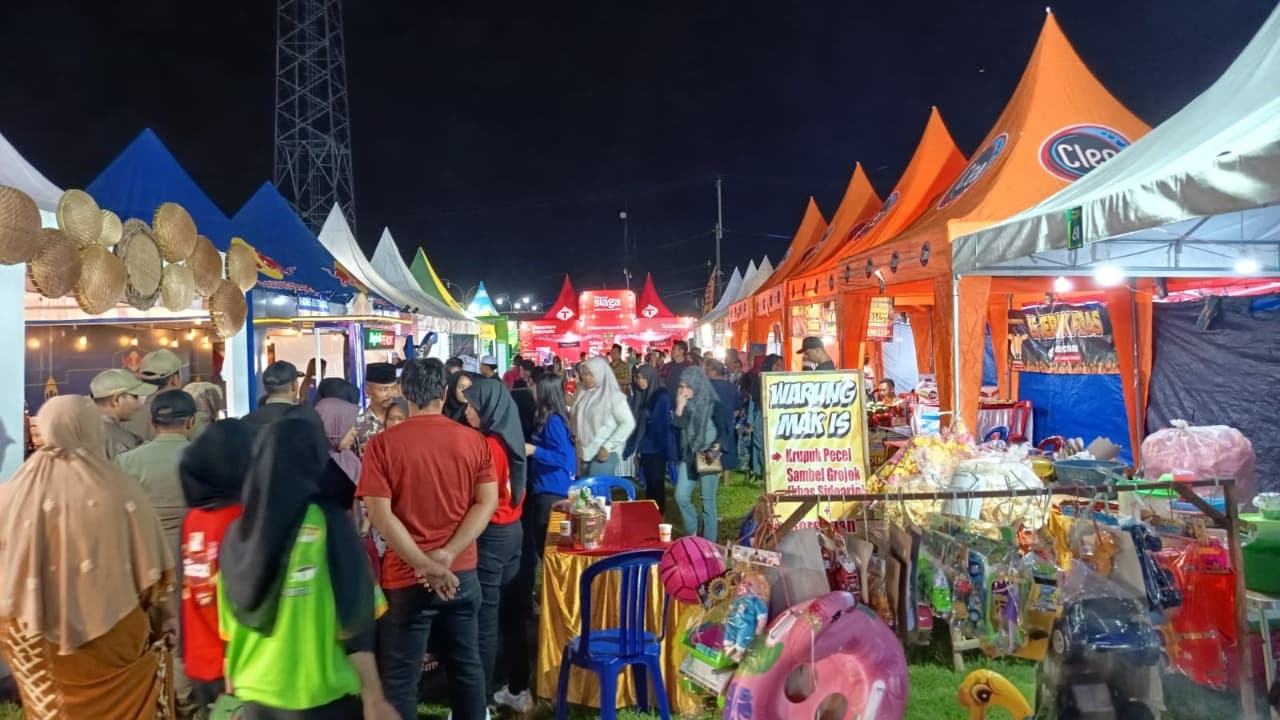 Kampung Ramadhan Hari Ini: Berburu Takjil Sambil Nonton Lomba Banjari dan Qosidah Rebana