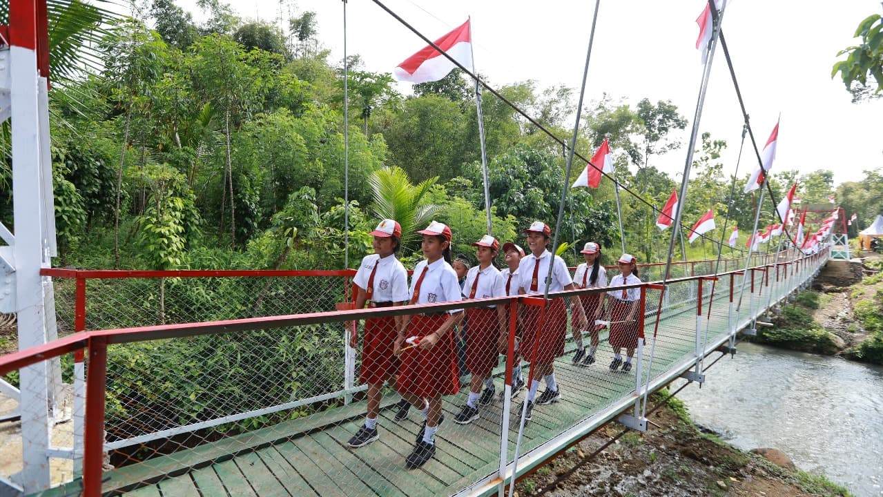 Permudah Akses Warga di Dua Desa, Banyuwangi Resmikan Jembatan Perintis Garuda