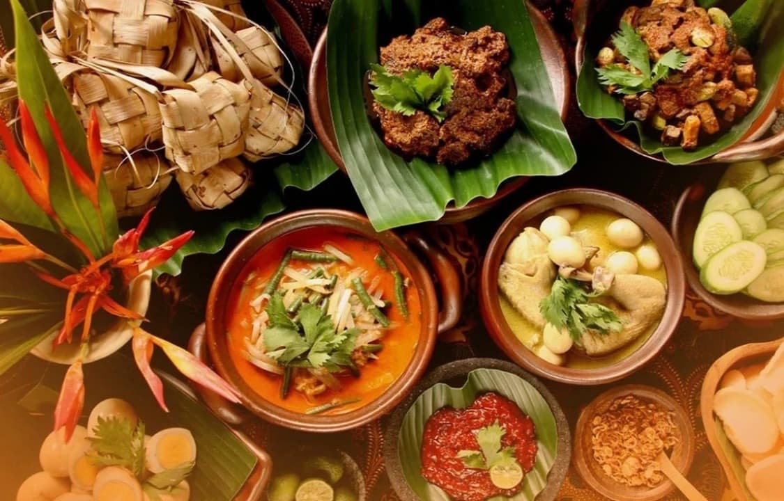 Lebaran Tanpa Khawatir Kolesterol: 5 Tips Tetap Sehat Saat Menikmati Hidangan Hari Raya