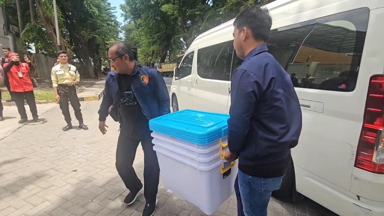 Bareskrim Polri Geledah Pabrik Emas PT Simba Jaya Utama di Sidoarjo