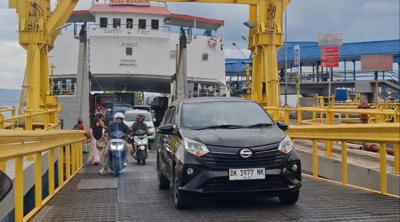 Arus Kendaraan di Penyebrangan Jawa-Bali Naik Hingga 15 Persen dari Hari Biasa