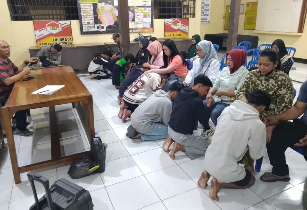 Diamankan Saat Hendak Perang Sarung, 12 Remaja Menangis Minta Maaf ke Orang Tua