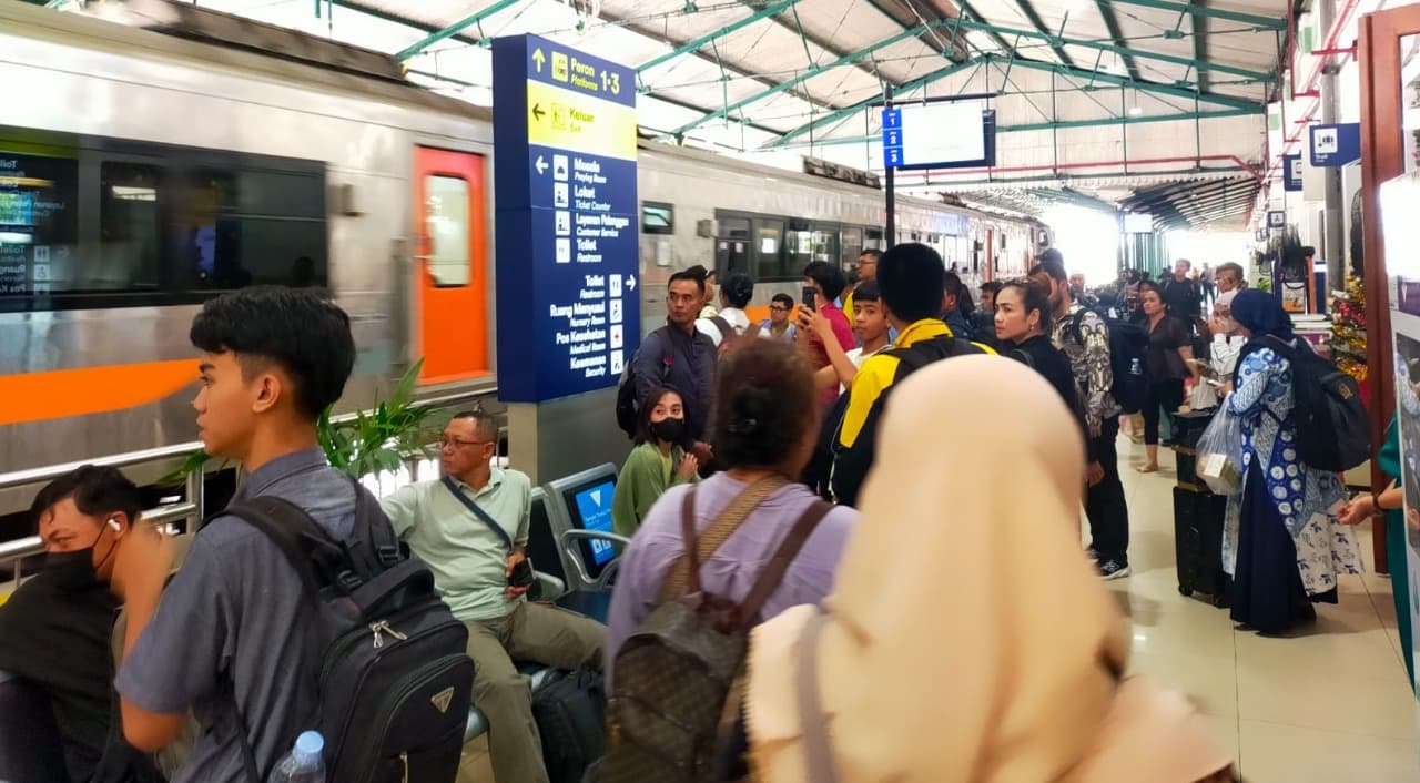27 Ribu Penumpang Tiba di Daop 7 Madiun pada Hari Ketiga Angkutan Lebaran