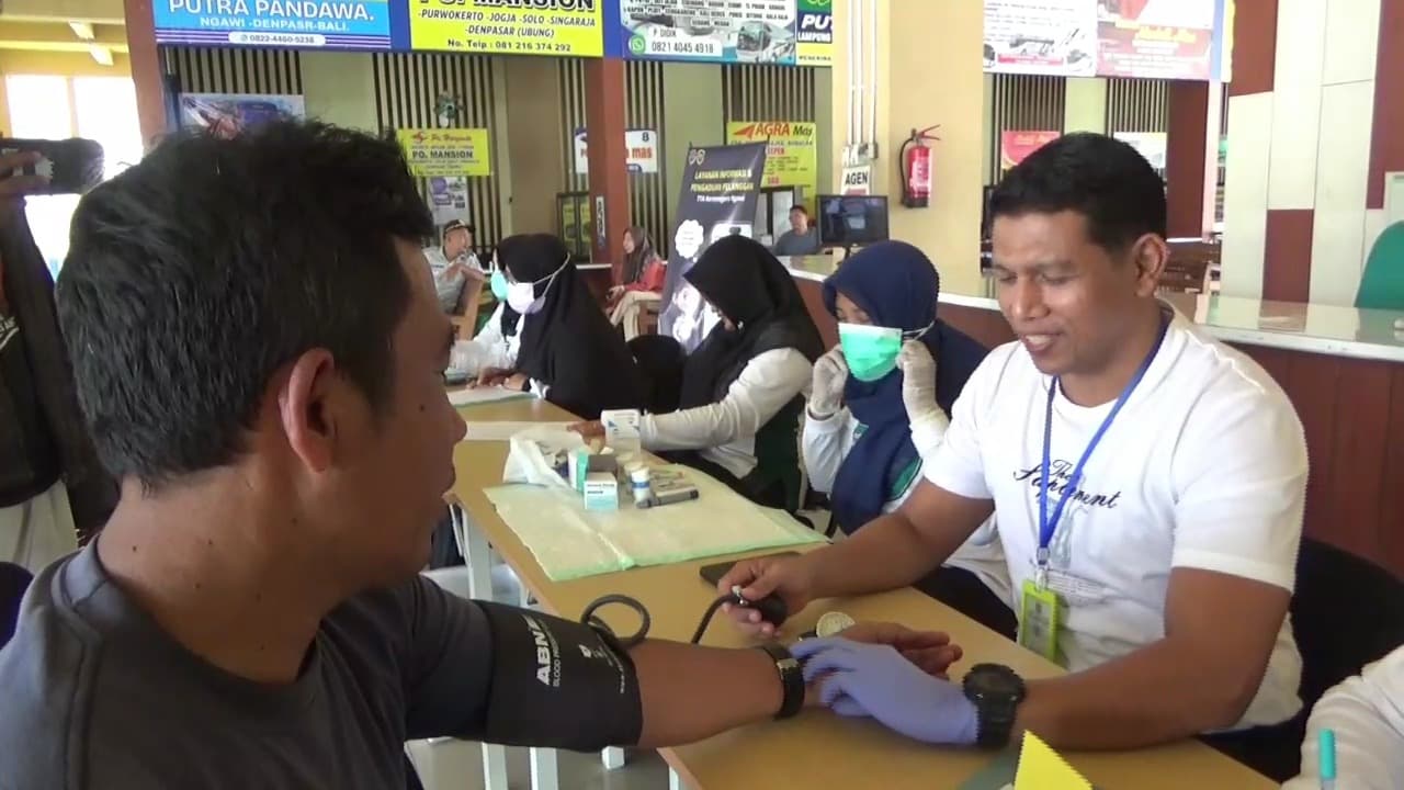 Sopir Bus di Terminal Kertonegoro Ngawi Jalani Pemeriksaan Kesehatan dan Tes Urine