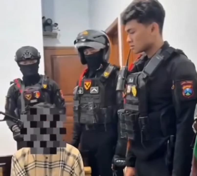 Diduga Hendak Pesta Gay, 4 Pria Digerebek di Perumahan Jember