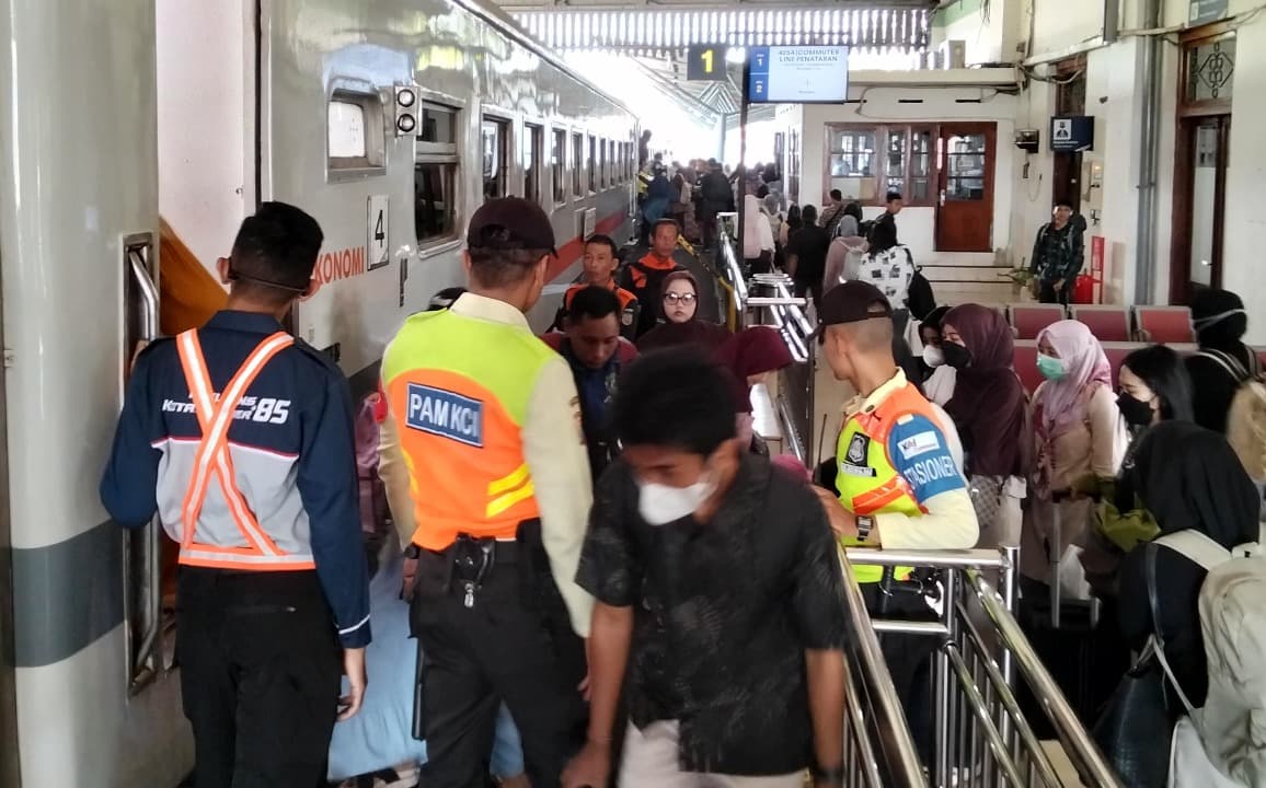 H-6 Lebaran 2026, Perjalanan Kereta Api di Daop 7 Madiun Mulai Dipadati Penumpang