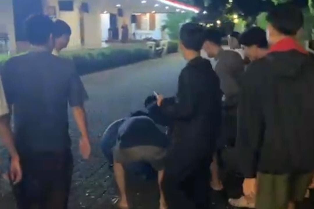 Saat Tegur Pesta Miras Anggota Satpol PP Banyuwangi Dikeroyok Puluhan Remaja