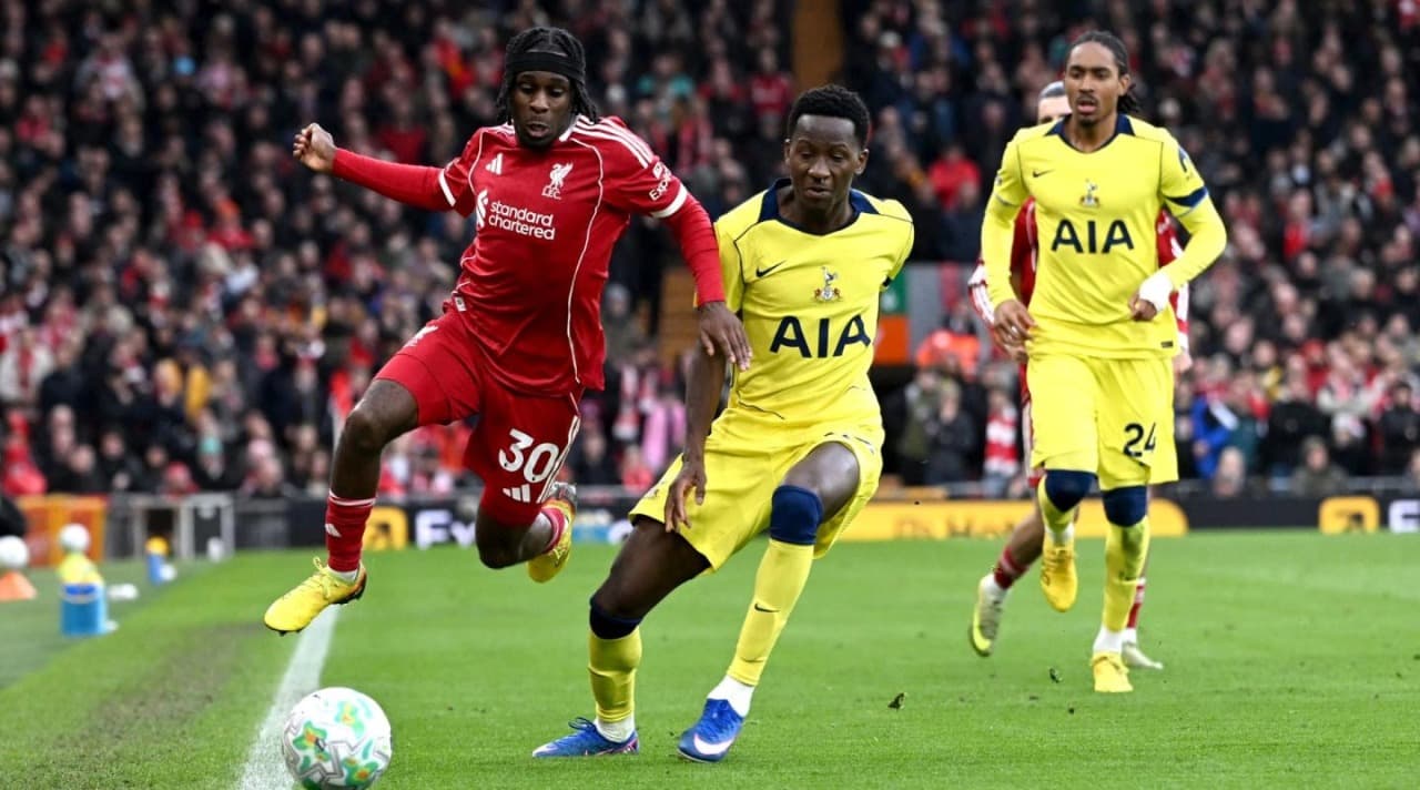 Hasil Liga Inggris: Manchester United Hajar Aston Villa, Liverpool Ditahan Imbang Tottenham Hotspur