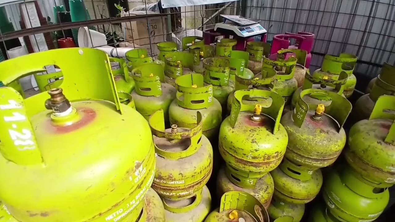 Warga Ngawi Keluhkan Sulitnya Mendapat LPG 3 Kg, Harga Tembus Rp25 Ribu