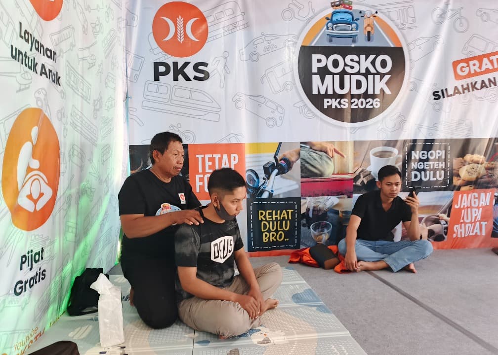 Posko Mudik PKS Jatim Siap Manjakan Pemudik Mulai Ngopi hingga Pijat Gratis