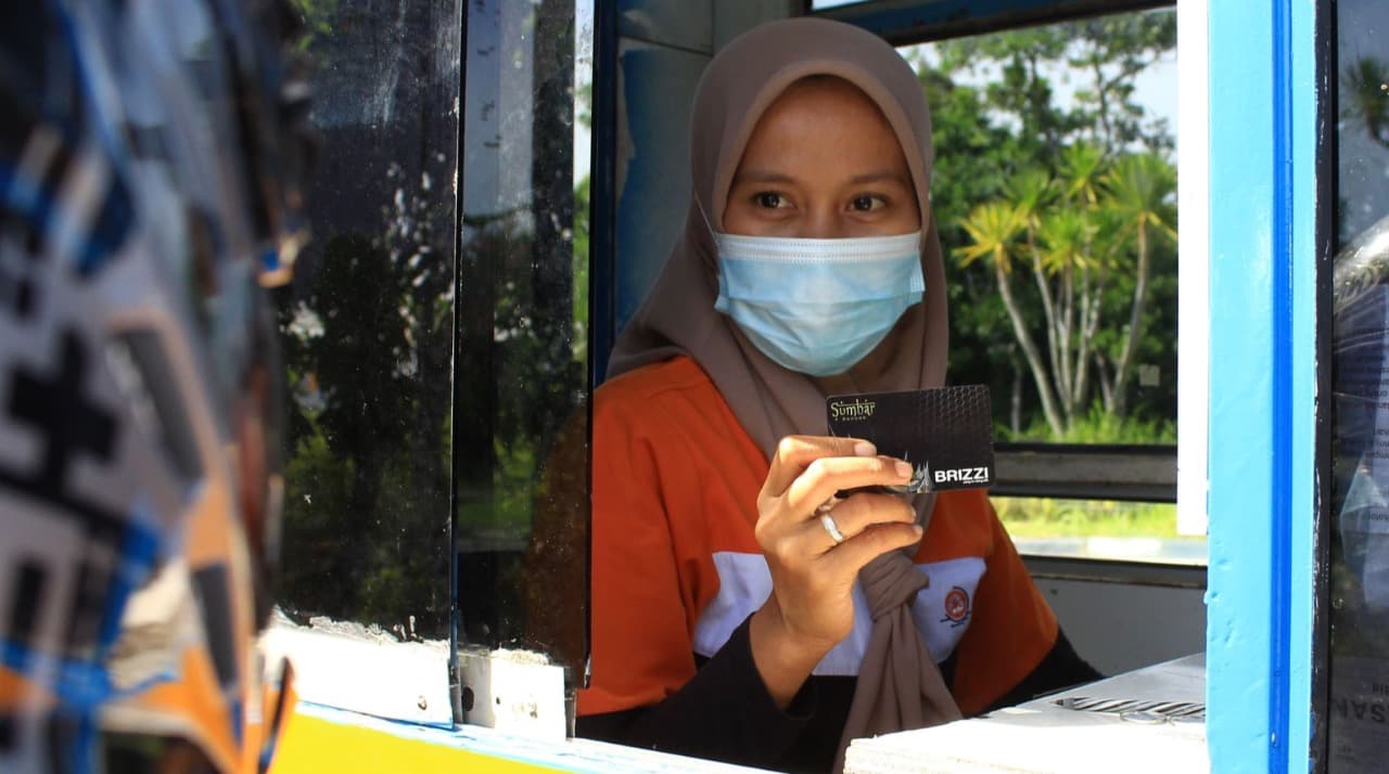 Mudah dan Praktis, Top-Up BRIZZI via Fitur NFC BRImo Jadi Solusi Cepat Pemudik di Perjalanan