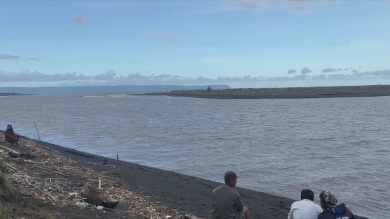 Siswa SMP Tenggelam di Muara Meleman Pantai Paseban