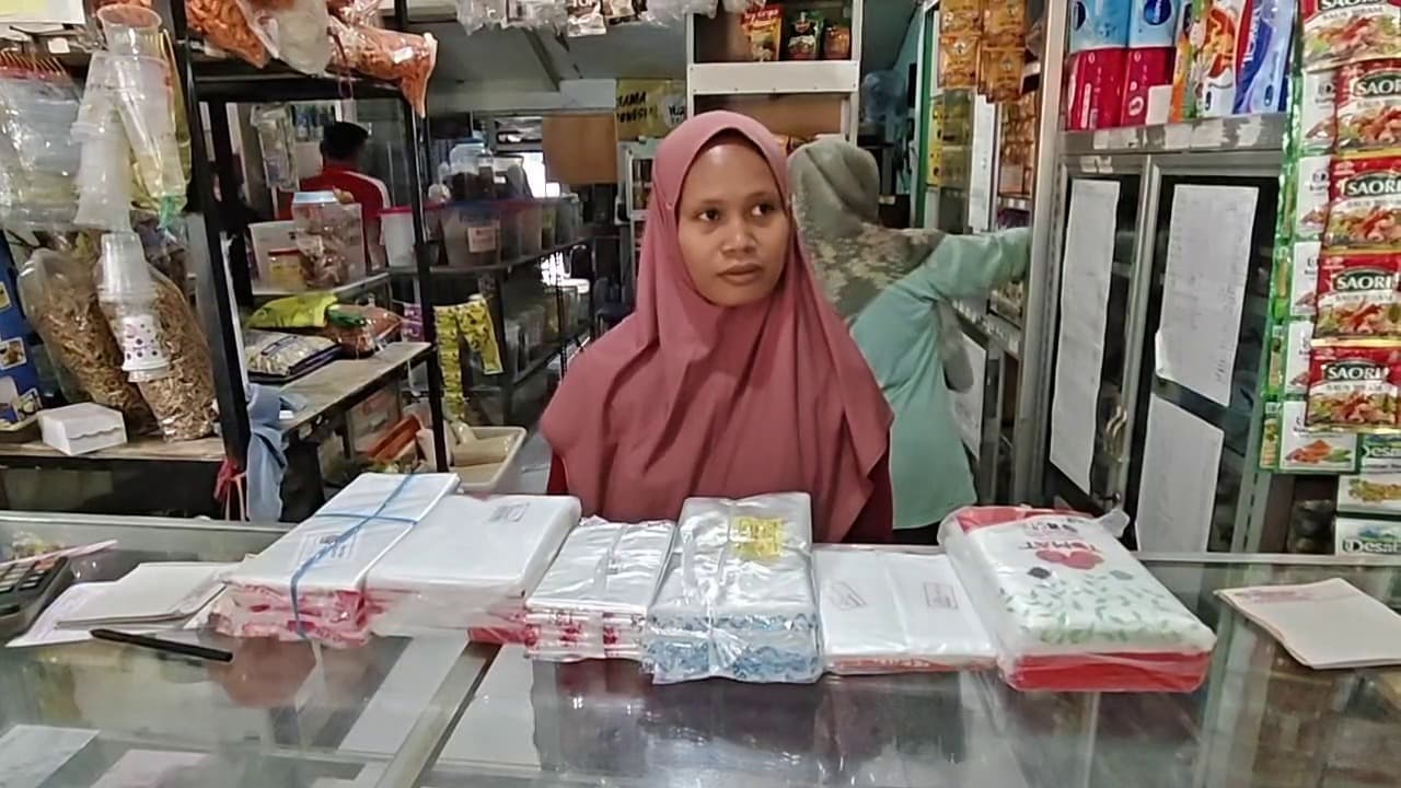 Harga Kemasan Plastik Melonjak, Pelaku Usaha Tertekan