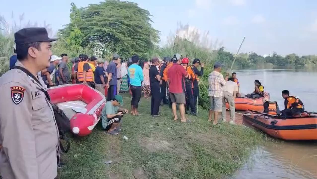Tim SAR Cari Bocah 9 Tahun Tenggelam di Bengawan Solo Lamongan