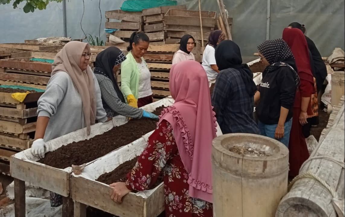 Dari Limbah ke Harapan, Nasabah PNM Mekaar Kembangkan Usaha lewat Sinergi Ultra Mikro BRI