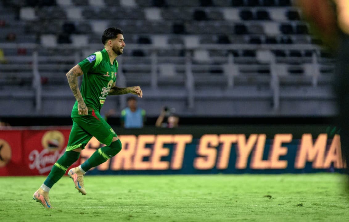 Bruno Paraiba Takjub dengan Atmosfer Stadion Gelora Bung Tomo