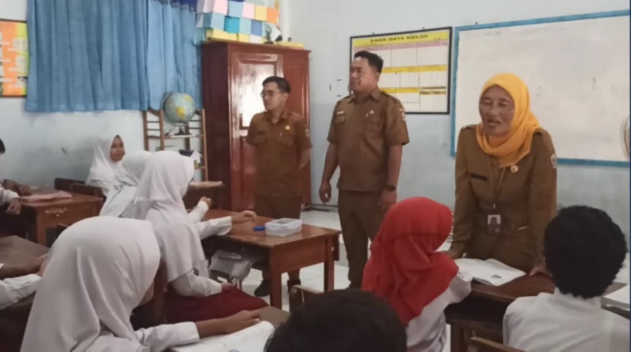 Pembatasan Medsos Anak, Sekolah di Bangkalan Razia Handpone Milik Siswa