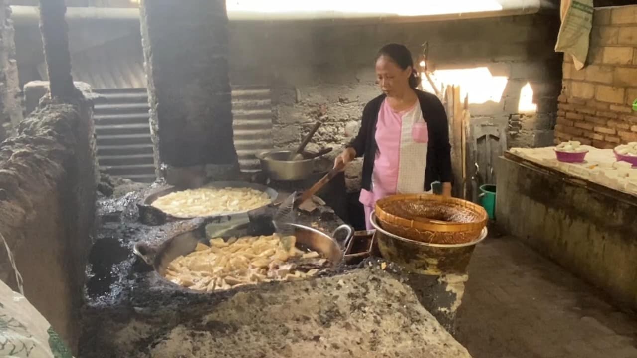 Minyak dan Plastik Melambung, UMKM Blitar Terjepit: Untung Kian Menipis