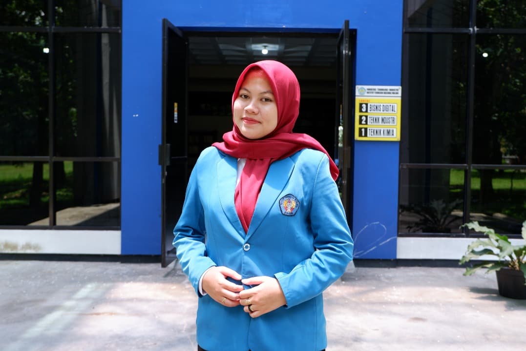 Lulusan Terbaik ITN Malang Ciptakan "Plastik Makan" dari Singkong, Bumbu Mi Instan Kini Lebih Gurih dan Ramah Lingkungan