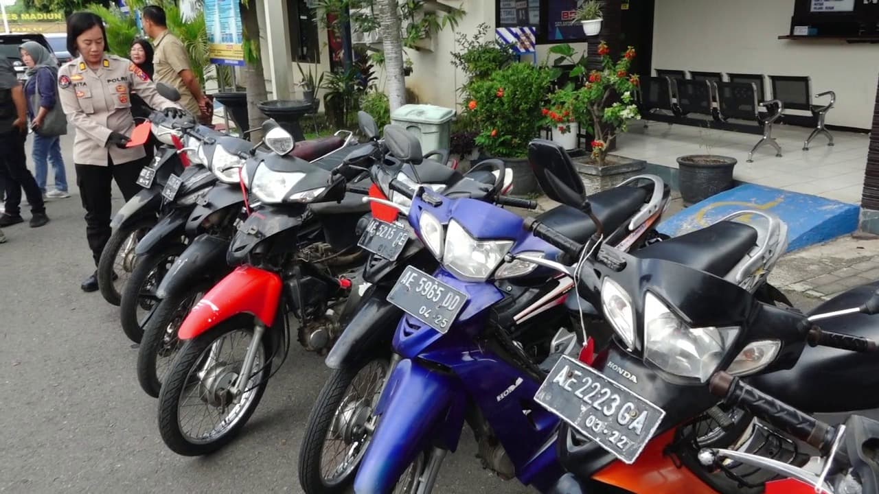 Dua Pencuri Motor Dibekuk Polres Madiun, Sasar Kendaraan dengan Kunci Masih Menempel