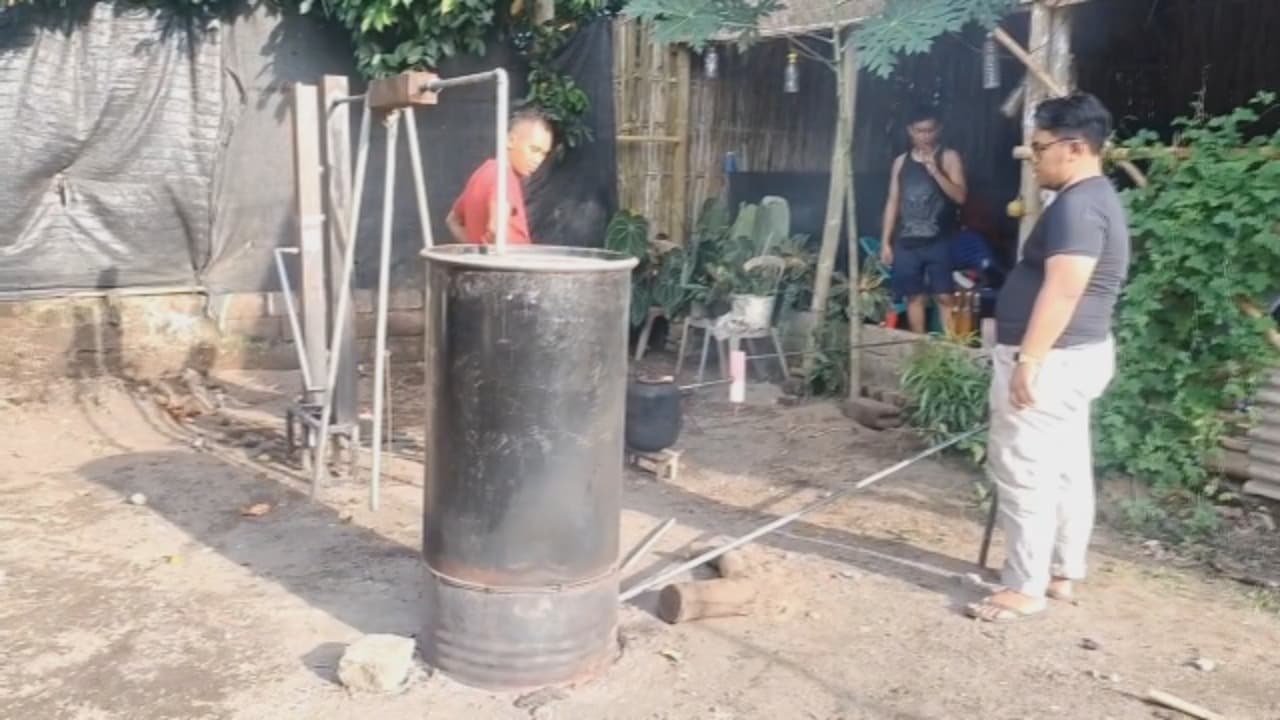 Sampah Jadi BBM, Solusi Pemuda Jenggawah