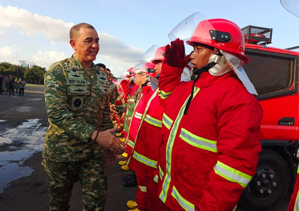 Kodam V Brawijaya Terima 100 Unit Kendaraan Pemadam Kebakaran dari Kemenhan