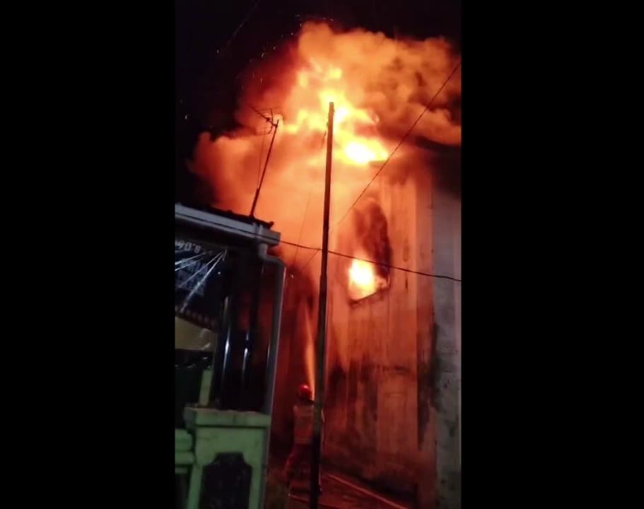 Gudang Kosong di Rejomulyo Terbakar, Polisi Selidiki Penyebab