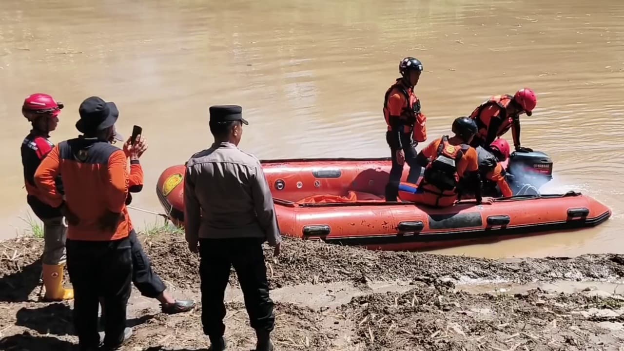 Hari Kedua Pencarian, Ratusan Personel Diterjunkan, Korban Belum Ditemukan