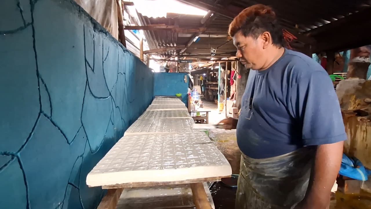 Kedelai Tembus Rp12 Ribu, Perajin Tahu Tinalan Kediri Terjepit Biaya Produksi