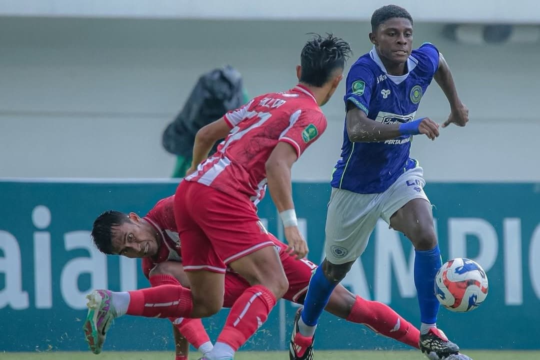 Neville Tengeg Cetak Brace, Deltras FC Rebut Kemenangan di Markas Persiku Kudus