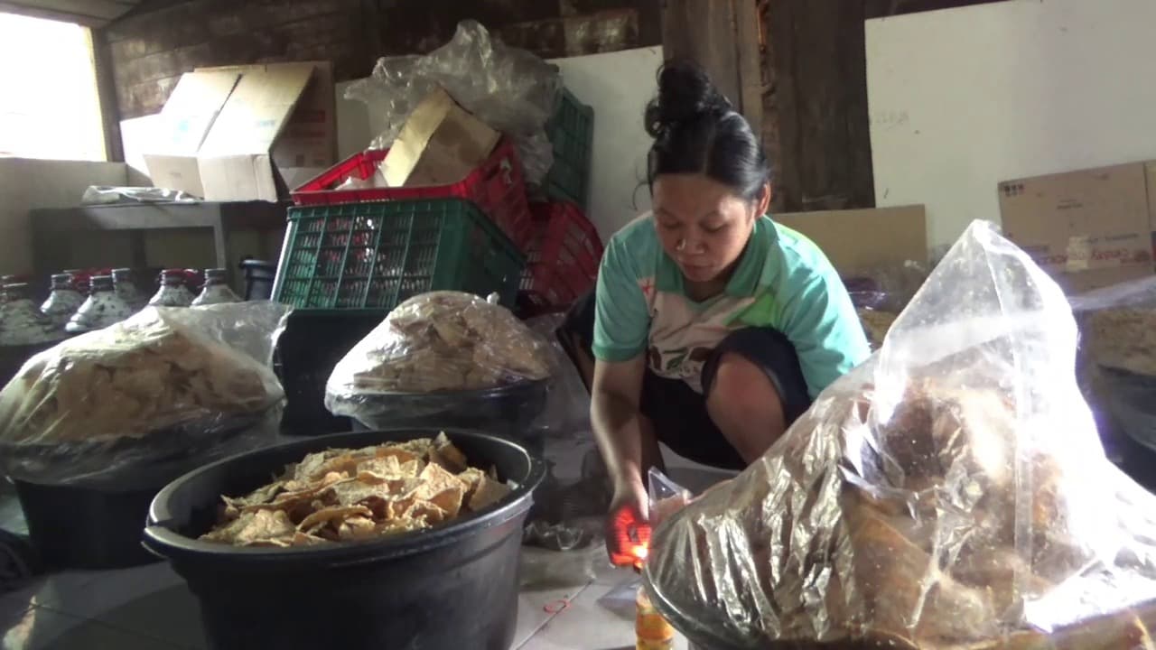Dampak Kenaikan Harga Bahan Baku, Produksi Kripik Tempe di Ngawi Menurun Drastis