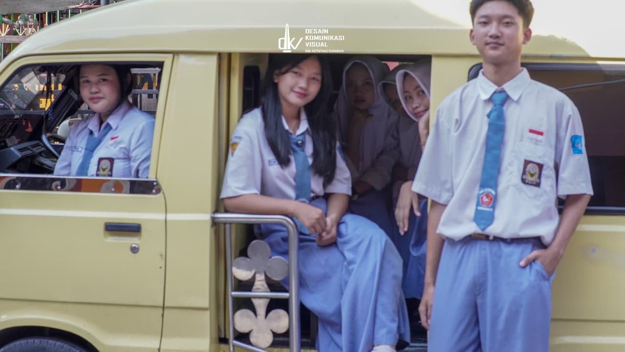 Literasi “Angkot” SMK Ketintang: Belajar Sejarah dari Museum hingga Konten Digital