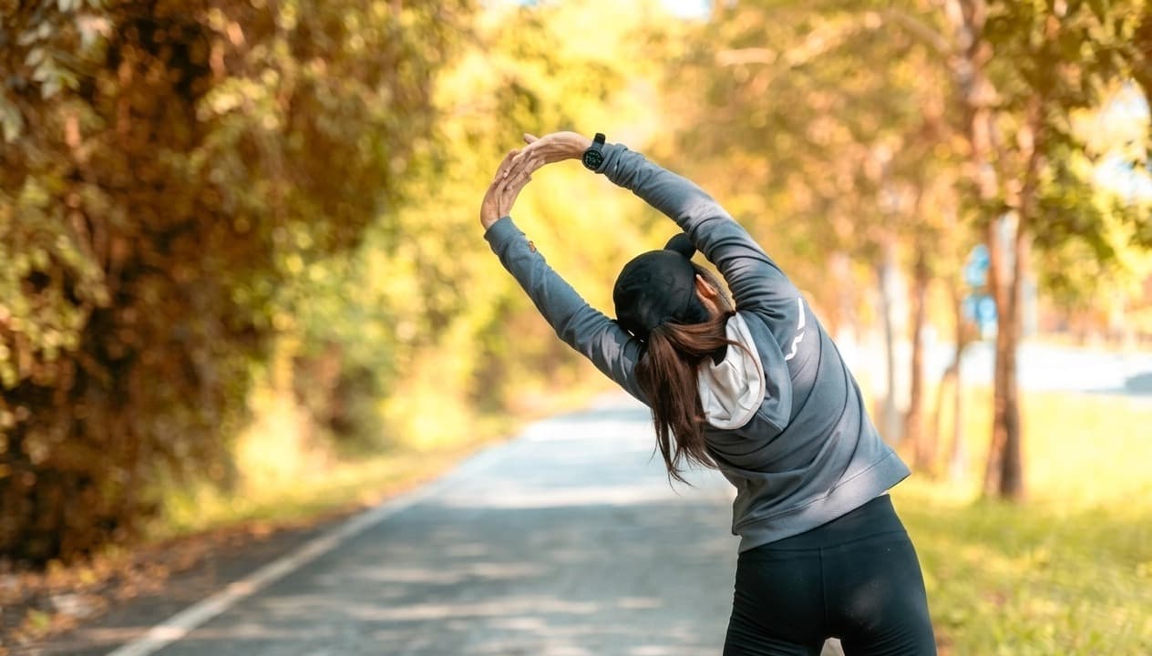 Minim Waktu? Ini 6 Olahraga Ringan di Rumah untuk Kamu yang Workaholic