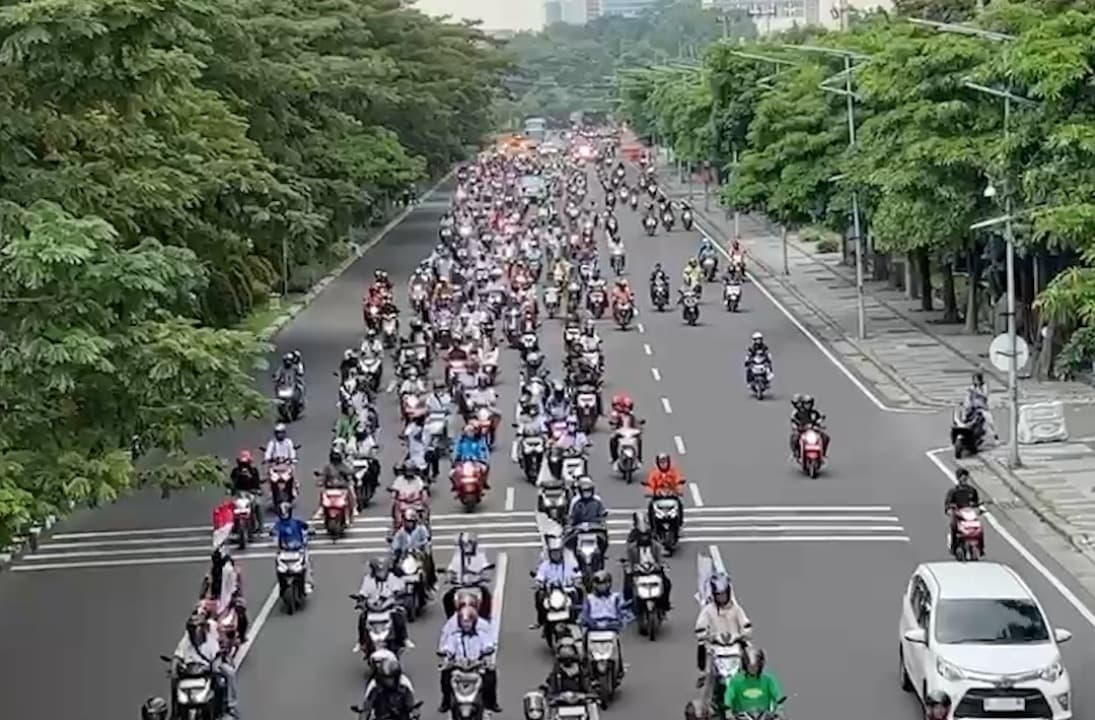 May Day 2026, Ribuan Buruh Mulai Masuk Kota Surabaya